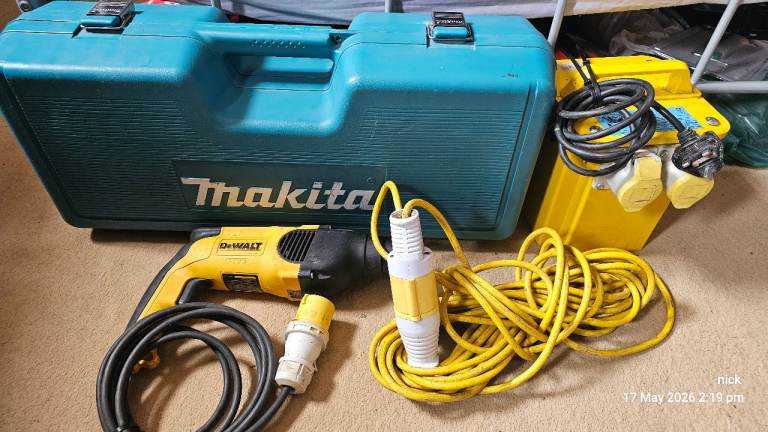 Job lot makita angle grinder 110v .dewalt hammer drill 110v..110v transformer..110v  extension lead
