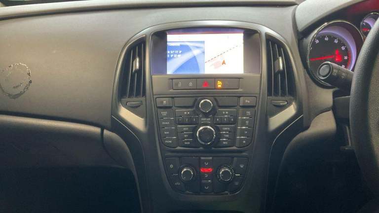 2012 Vauxhall Astra 1.6i 16V Active 5dr HATCHBACK PETROL Manual