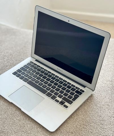 MacBook Air 13” Early 2015 A1466 EMC 2925 – For Parts / Repair