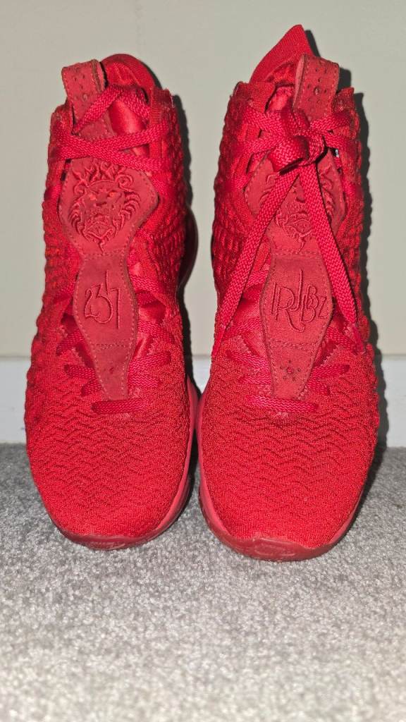 Nike LeBron 17 Red Carpet Size 8