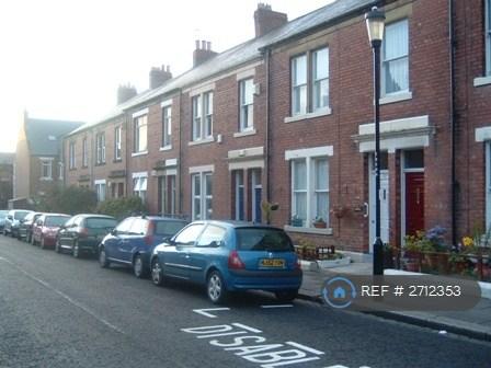 3 bedroom flat in Broomfield Road, Newcastle Upon Tyne, NE3 (3 bed) (#2712353)
