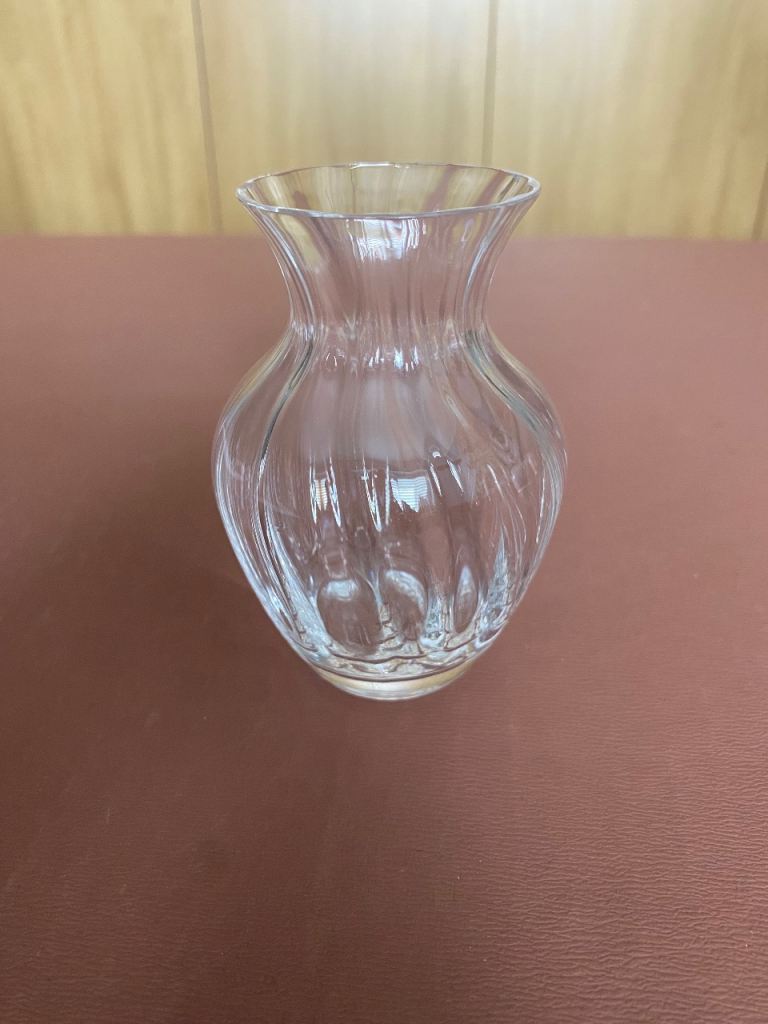 Small Clear Glass Vase – Good Condition