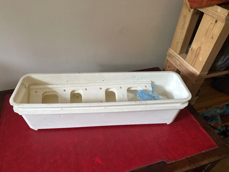 White Plastic Ikea cupboard organiser – Good Condition