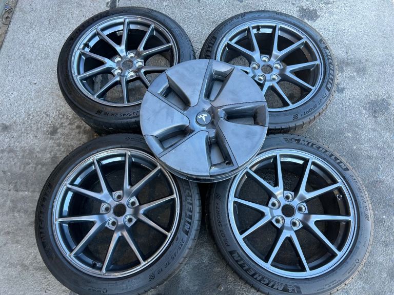 Tesla midel 3 18inch alloy wheels 5x114.3