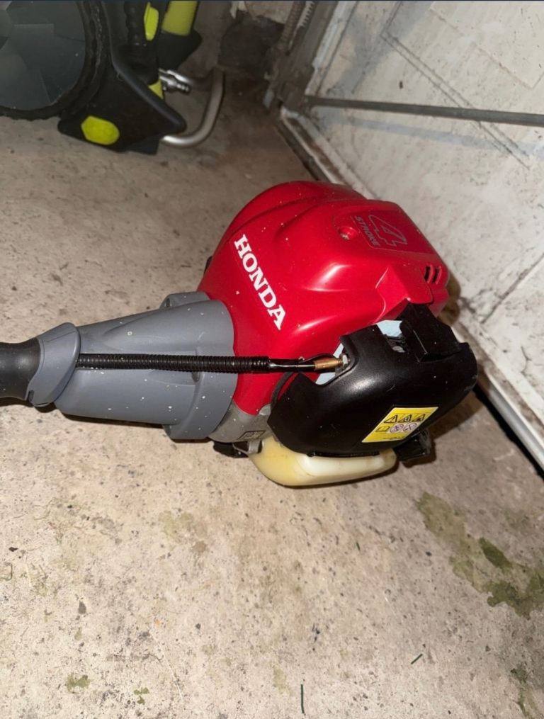 Honda Brush Cutter Strimmer 4 stroke Petrol 435