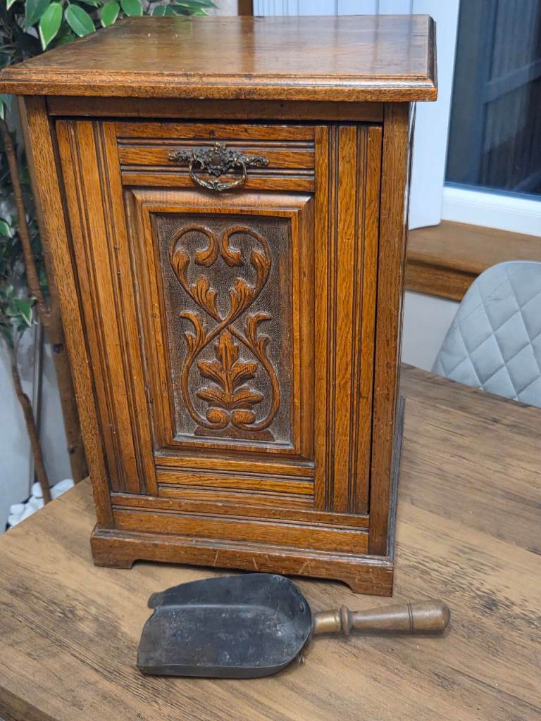 EDWARDIAN CARVED OAK COAL BOX 