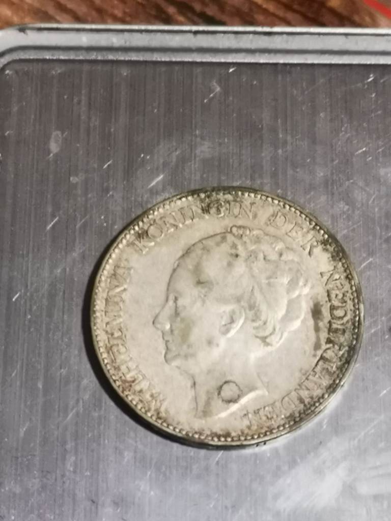 2 x netherlands silver 1 gulden 