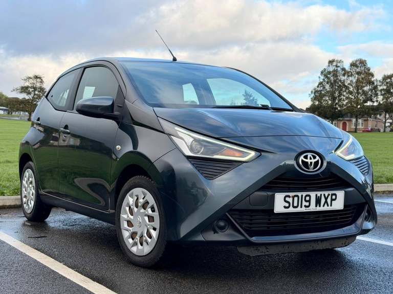 Toyota AYGO 1.0 VVT-i x-play Euro 6 5dr Petrol Manual