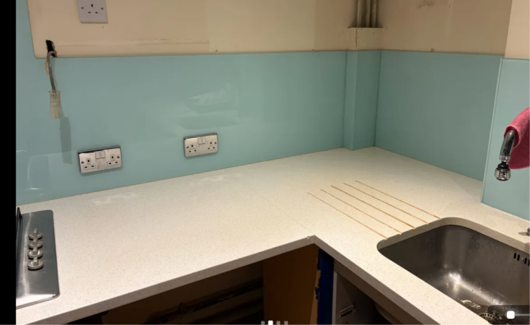 Quartz Kitchen Worktop with Sink and Tap – Good Condition