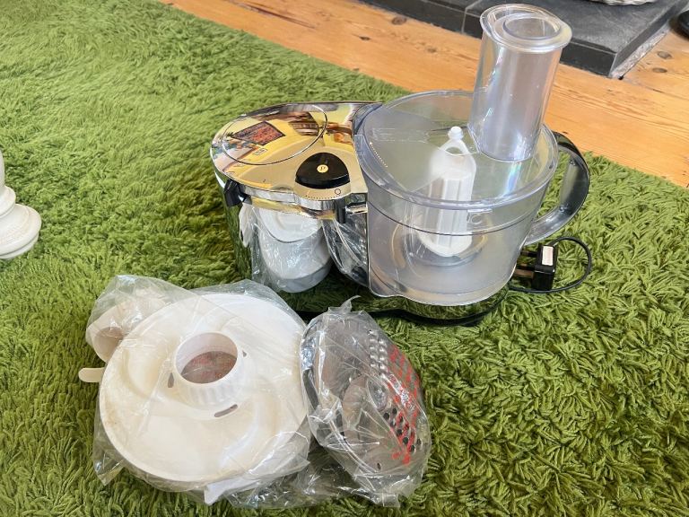 Kenwood FP476 Food Processor with Accessories Excellent Condition