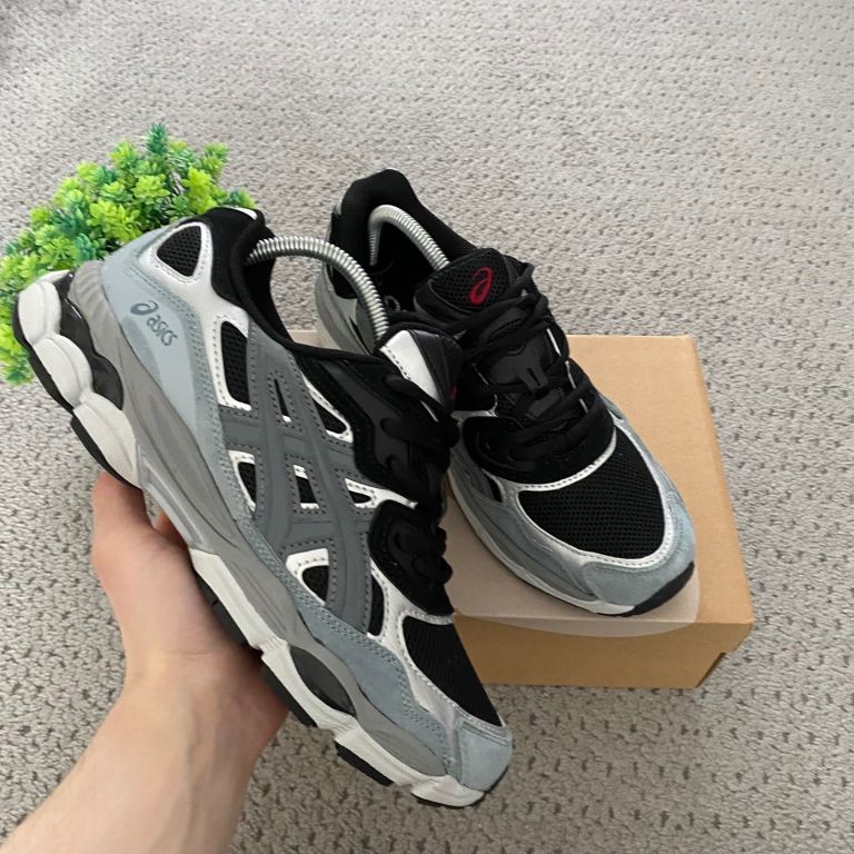 Asics Gel-Nyc Trainers Size 8.5uk 