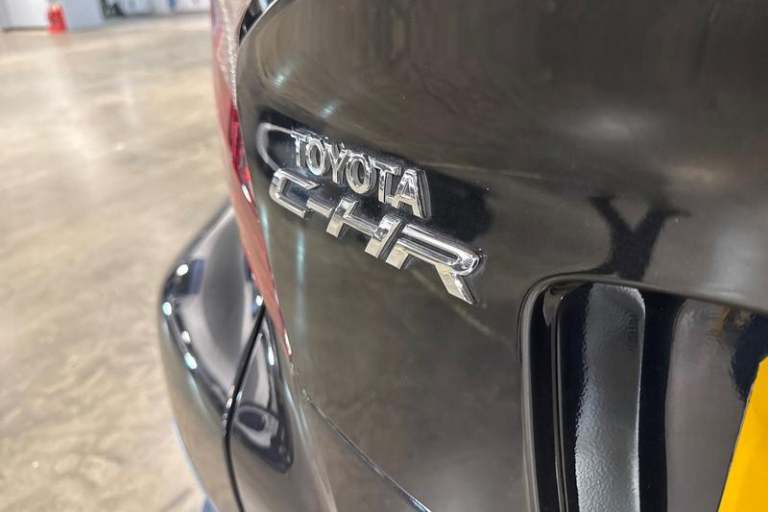 2022 Toyota C-HR 1.8 VVT-h GPF Design SUV 5dr Petrol Hybrid CVT Euro 6 (s/s) (122 ps) Automa SUV ...