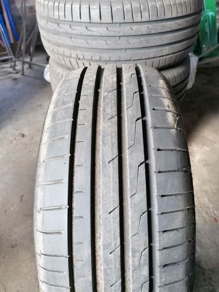 Car tyres 225/50Z R17, nearly new
