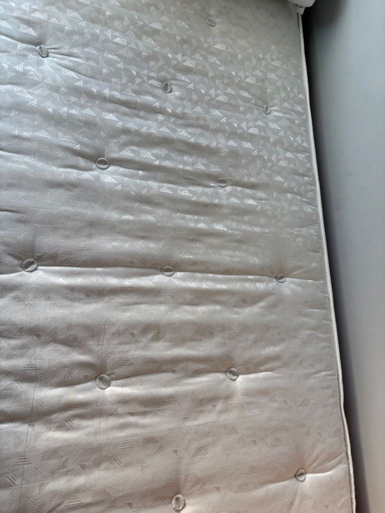 Single bed with mattress 