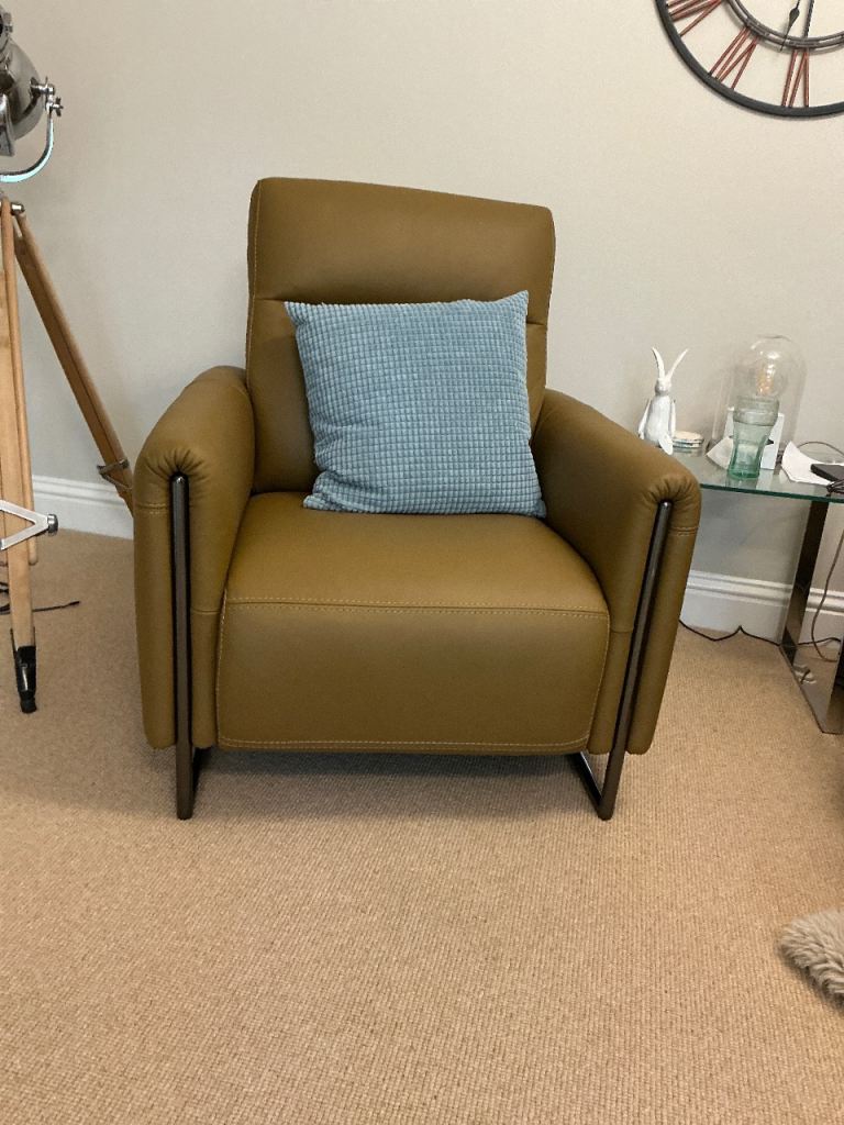 2 leather reclining Italian chairs
