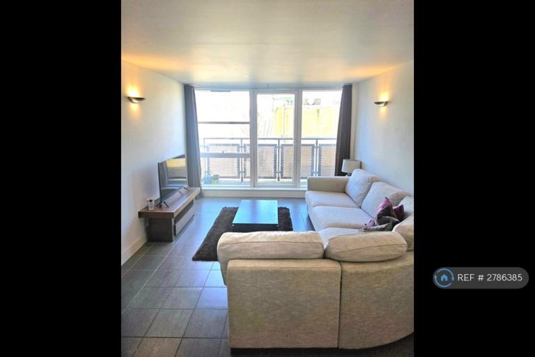 2 bedroom flat in Isaac Way, London, SE1 (2 bed) (#2786385)