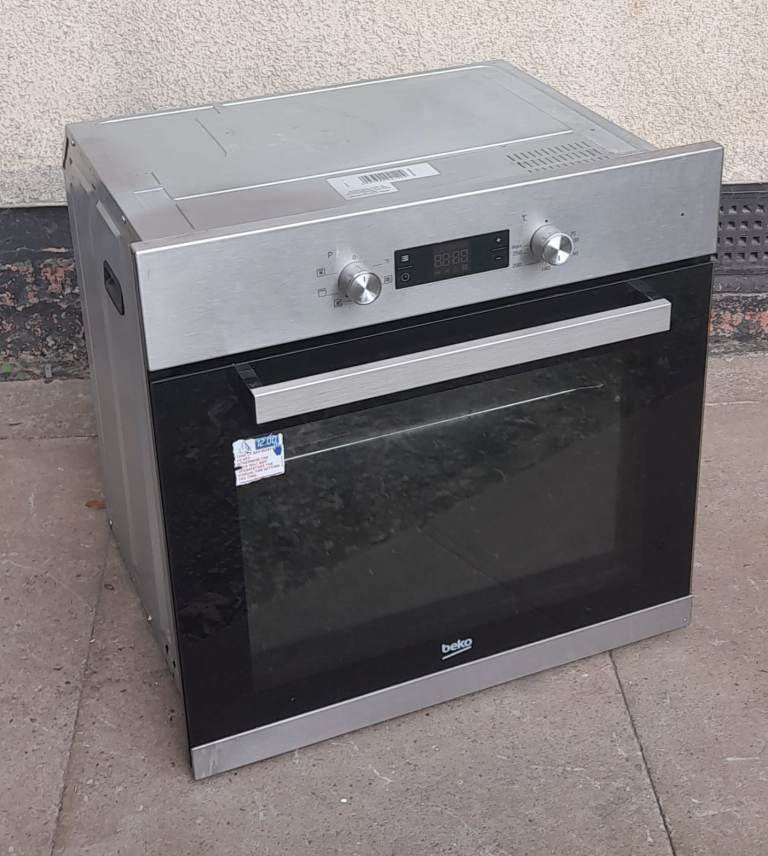BUILT IN OVEN: BEKO * works on ordinary plug *- DELIVERY AVAILABLE 