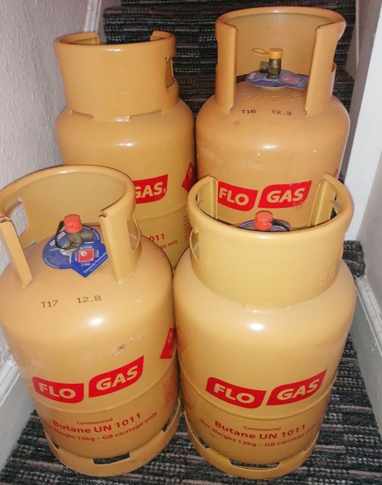 Gass bottles 13 kg x 4 and a Heater