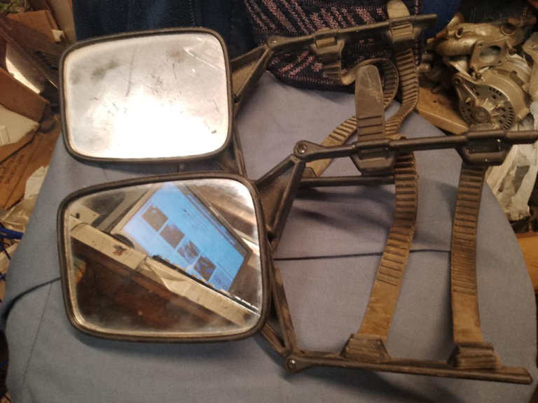 PAIR OF EXTENDER MIRRORS TO SEE BEHIND WHEN TOWING - MIRROR EXTENSIONS