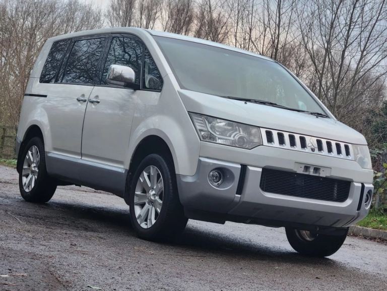 2010 Mitsubishi Delica D5 2.4 Auto 4X4 G Power Pack 8 Seater MPV Roof LCD Ulez Compliant MPV Petr...