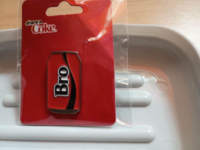Coca Cola Bro Pin Badge Coke Can Metal Collectable Enamel BNIP Sealed Festival
