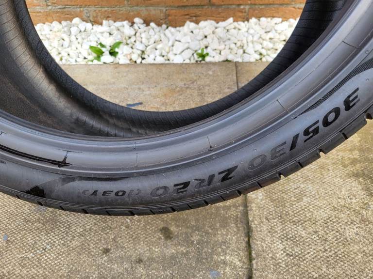 305/30zr 20 PIRELLI TYRE 