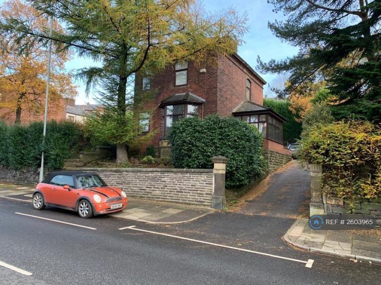 1 bedroom flat in Lees, Oldham, OL4 (1 bed) (#2603965)