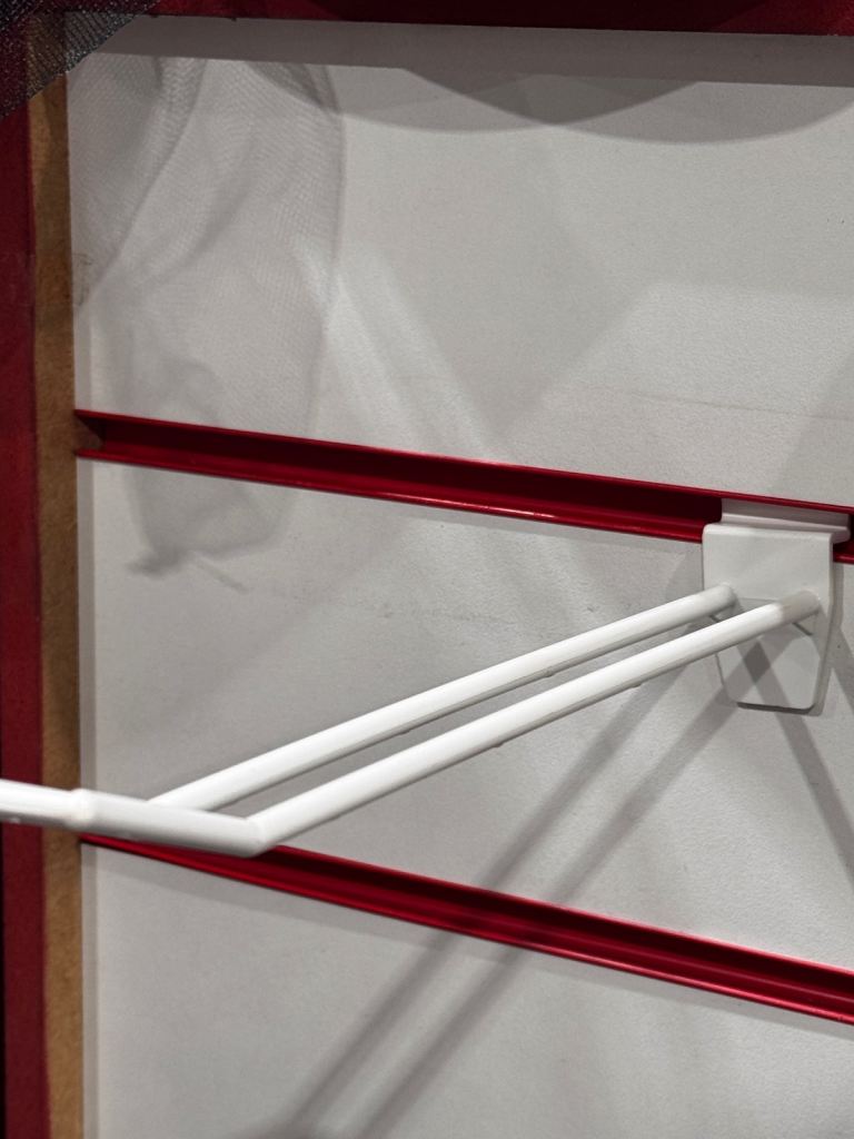 Slatwall Euro Hook White 20cm  | x108