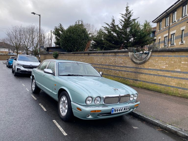 Jaguar, V8 XJ SERIES, Saloon, 2002, Other, 3248 (cc), 4 doors