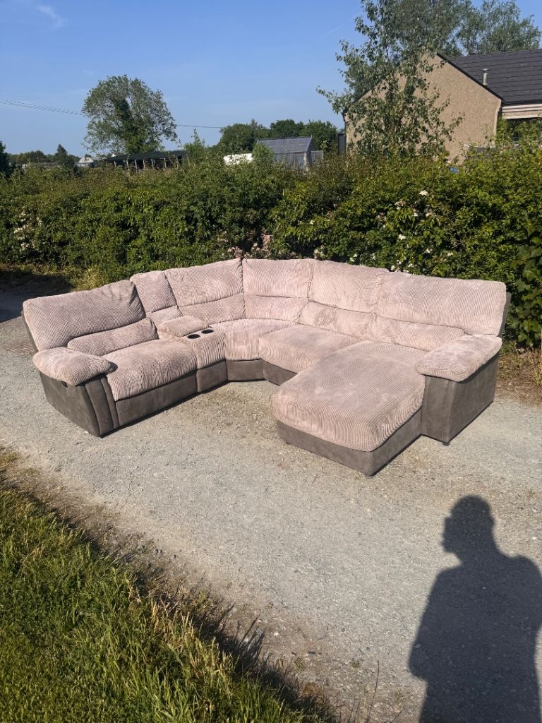 Harvey Norman’s L shape sofa + chaise long 🛋️ Free Delivery 🚚 RRP £2300