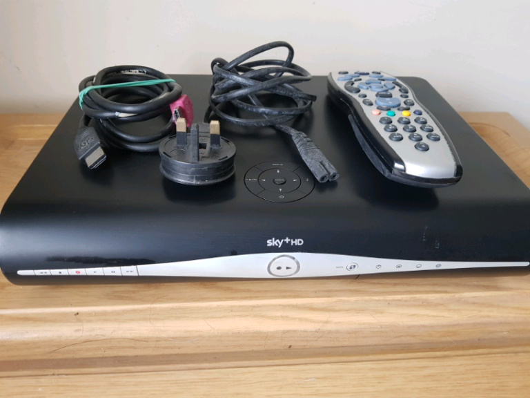SKY PLUS + HD BOX DRX890 AMSTRAD 500GB WIFI BOX