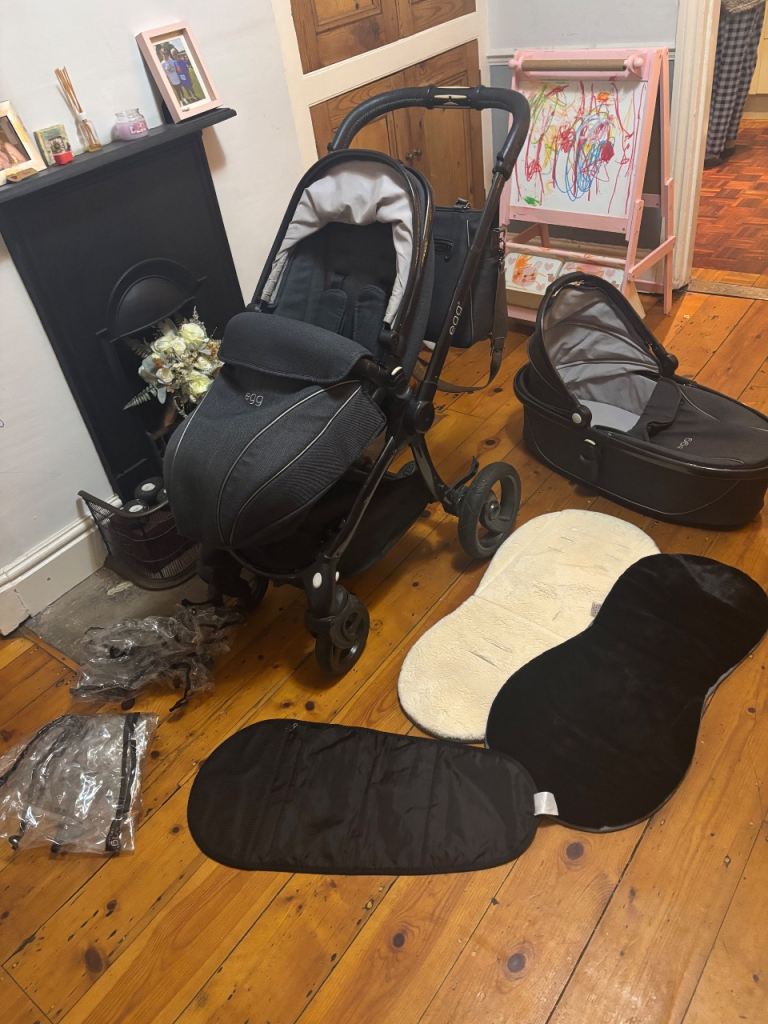 Egg Pram Travel System.