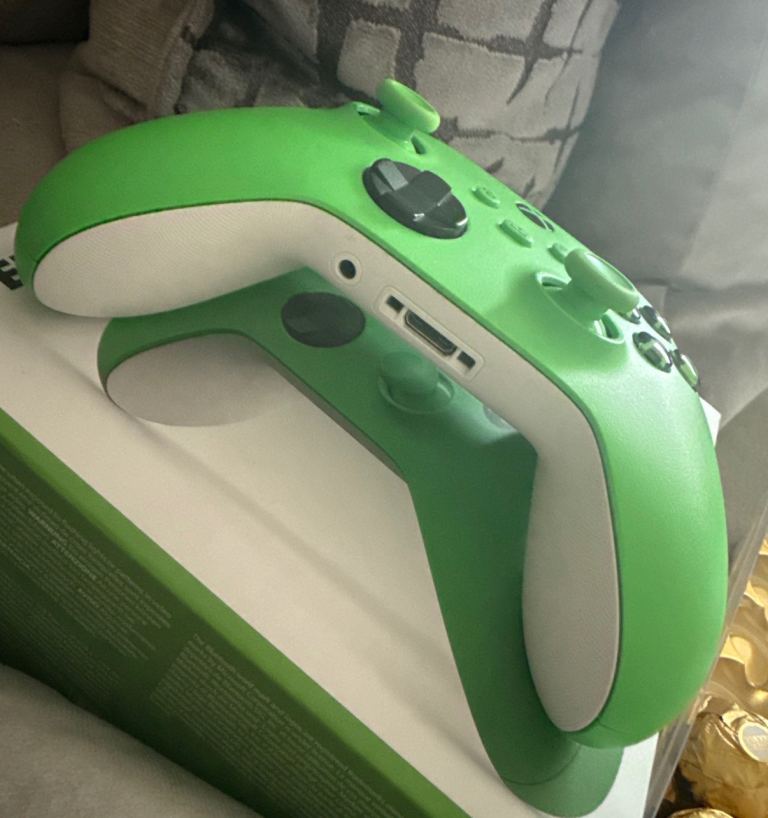 Xbox Wireless Controller – Green, As Good As New
