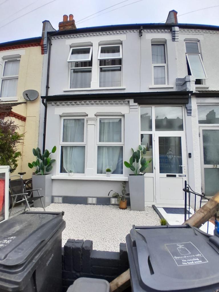 Double room in Thornton heath. Inclusive of all bills £650pcm. CR7 8PG. Evening meal is included.