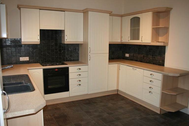 BEAUTIFULLY PRESENTED 2 BED FLAT –  KING STREET, BROUGHTY FERRY