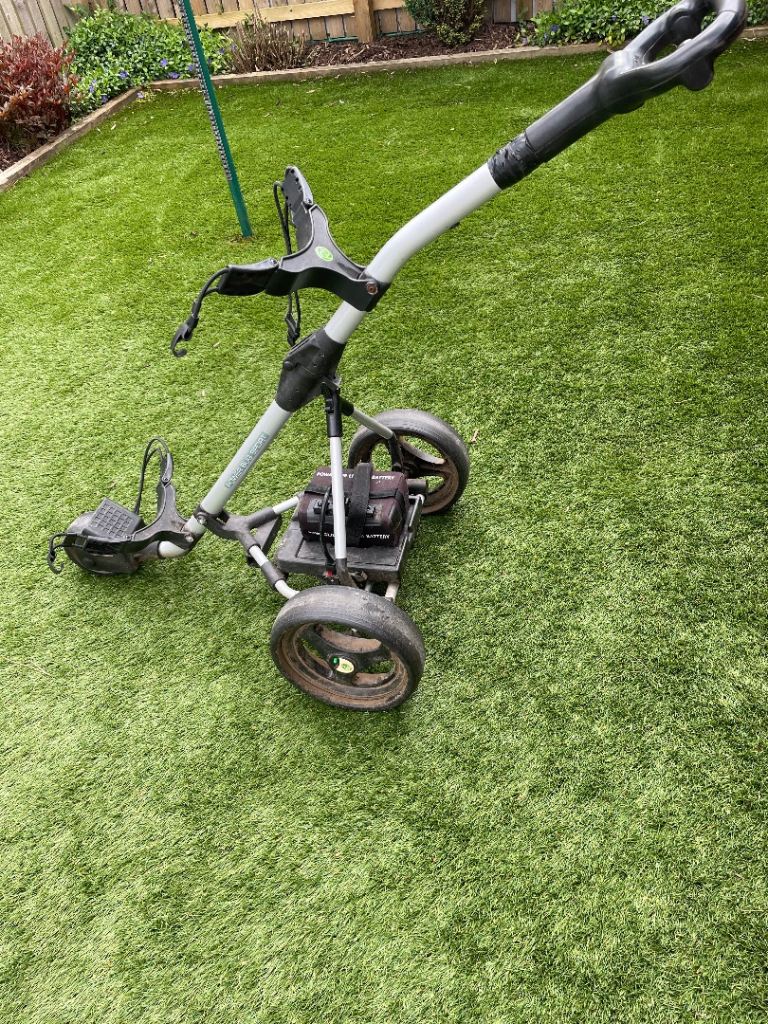 Electric golf trolley 