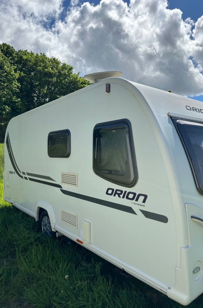 2012 Bailey Orion 430/4 is a lightweight 4-berth with  fixed bed