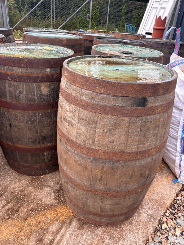 OAK WISKEY BARRELS 