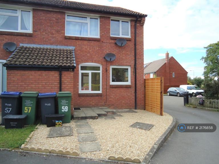 1 bedroom flat in Pewsham, Chippenham, SN15 (1 bed) (#2176858)