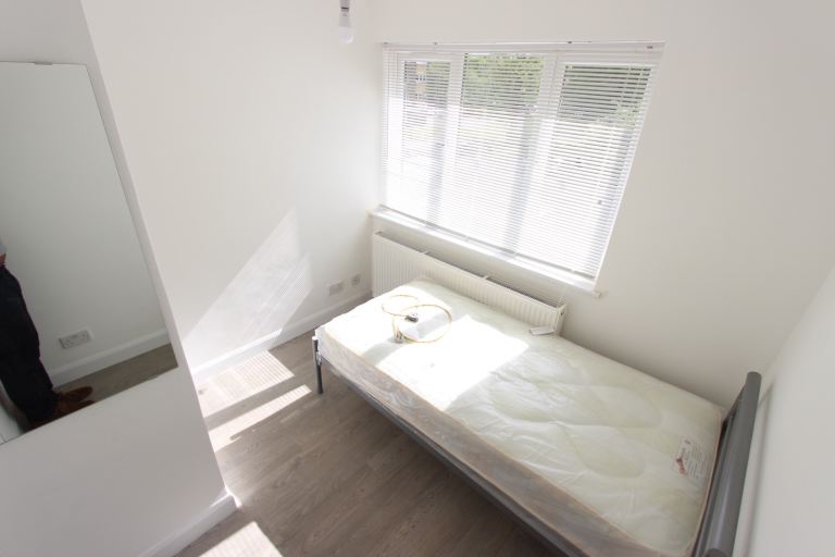 ROOM To Let HATFIELD - AL10. CALL NOW