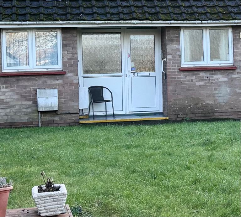 1 bed bungalow Kingswood swap for 1 bed in Bristol 