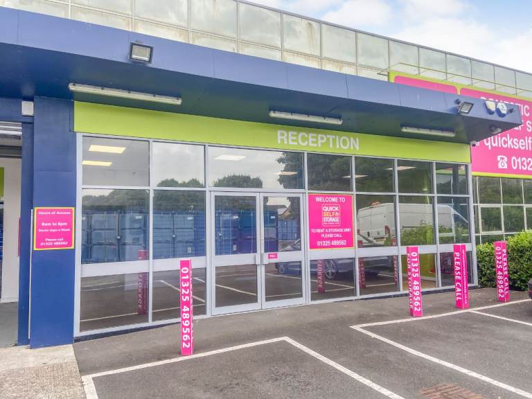 Retail / Office Suite To Rent in Darlington