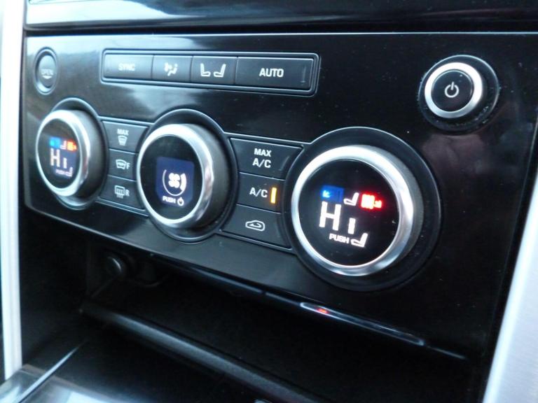 2017 Land Rover Discovery 3.0 TD V6 HSE Auto 4WD Euro 6 (s/s) 5dr ESTATE Diesel Automatic