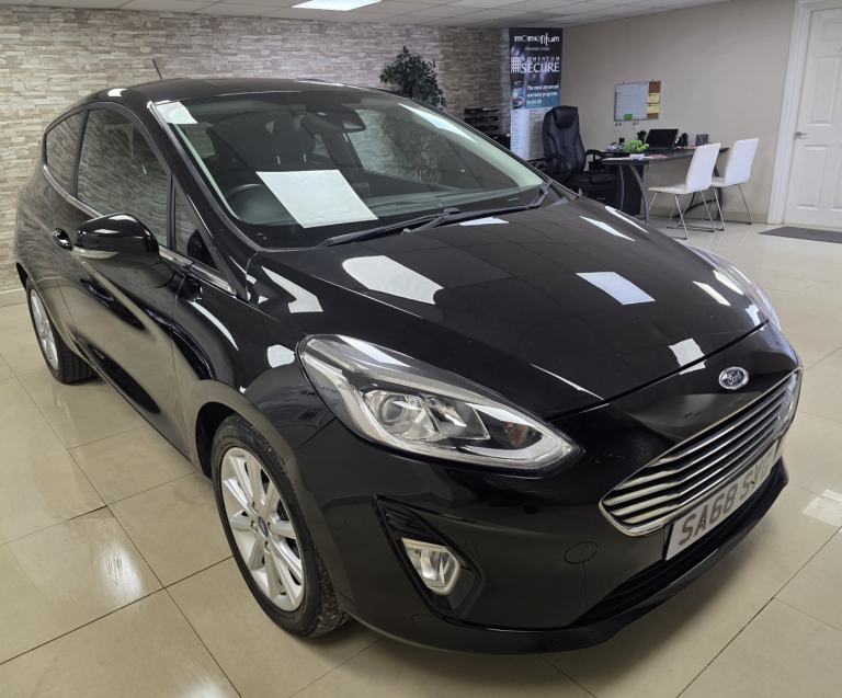 FORD FIESTA 1.0 T EcoBoost Titanium Black WARRANTY 12 MONTHS MOT