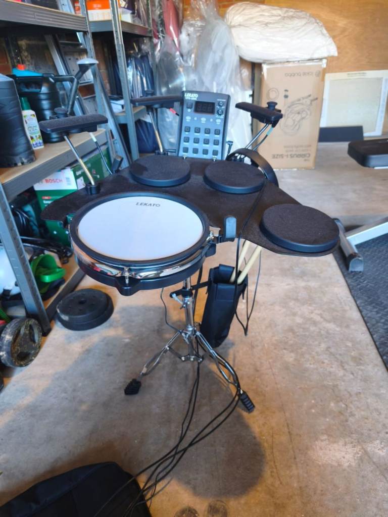 Beginner drum kit