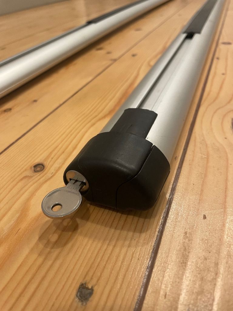 Thule Roof Bars 125cm