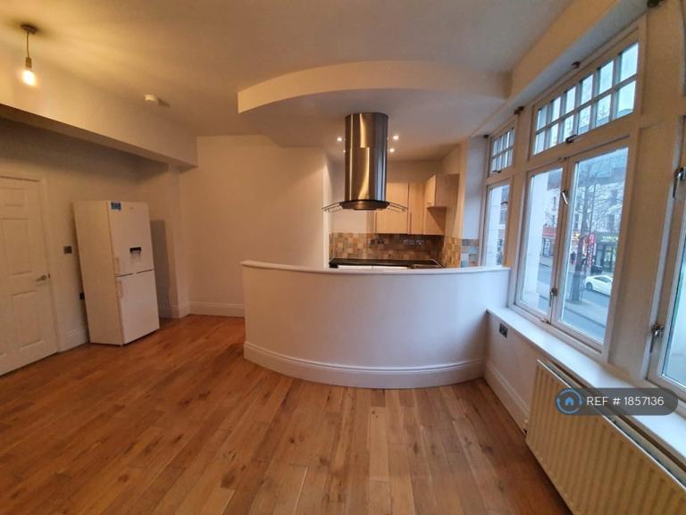 image for 2 bedroom flat in Mare Street, London, E8 (2 bed) (#1857136)