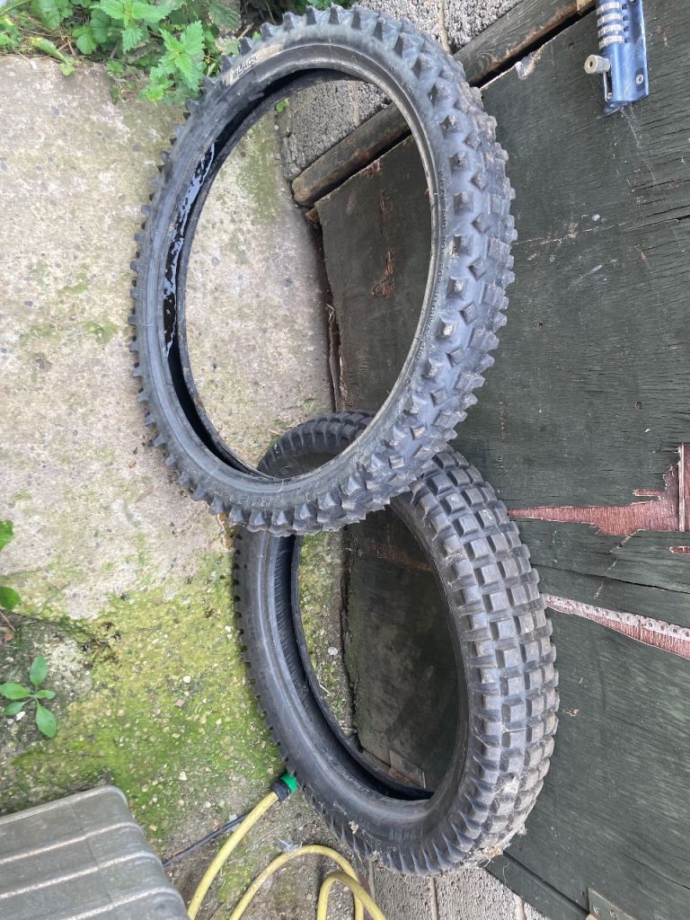 Crosser tyres