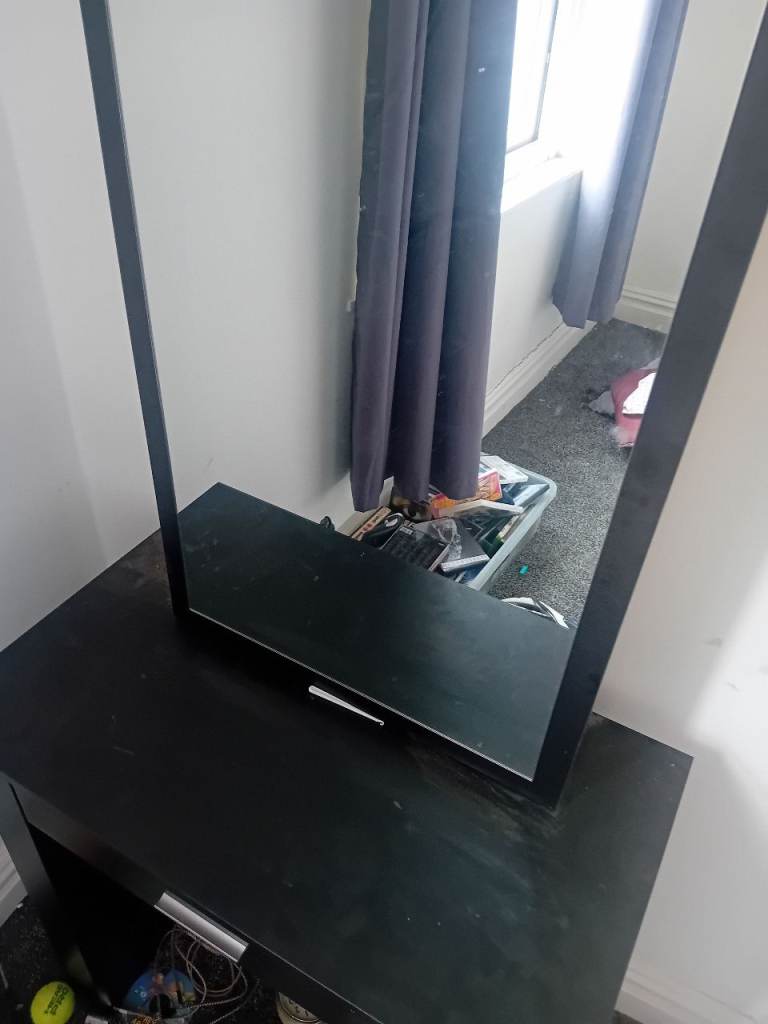 Dressing table 