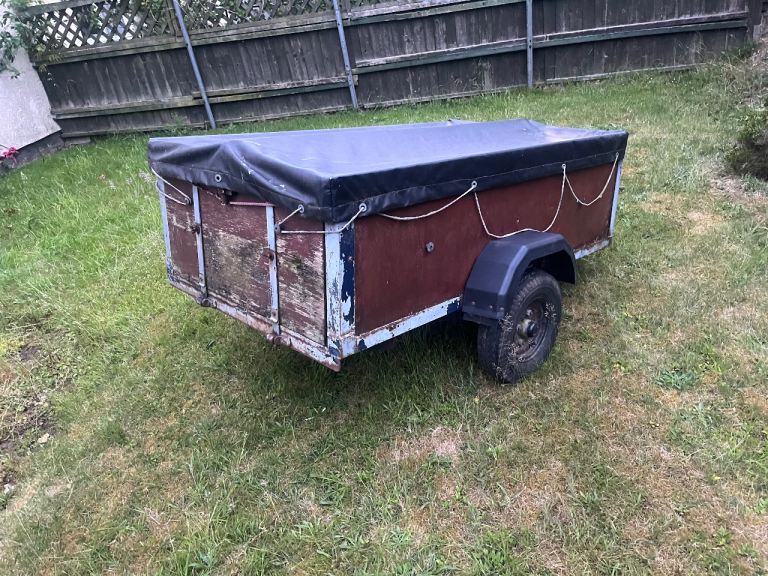 Car trailer 5feet x 3feet.